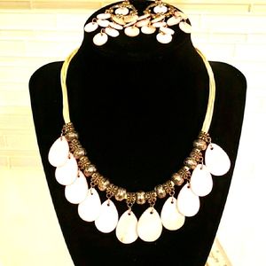 Pink Shell Necklace And Earring Set.